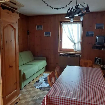 Monolocale Situato In Zona Tranquilla * ברוסון